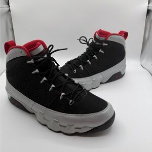 Air Jordan 9 Retro “Johnny Kilroy”
Size 13 (US)